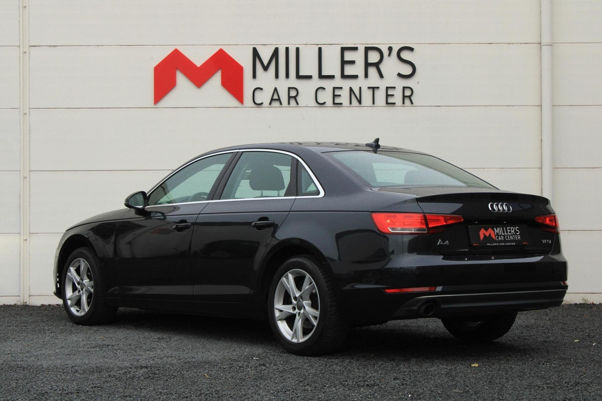 Audi A4 Limousine 1.4 TFSI Sport Lease Edition Dealer OH PDC, Auto's, Dealer onderhouden, Gebruikt, Blauw, A4