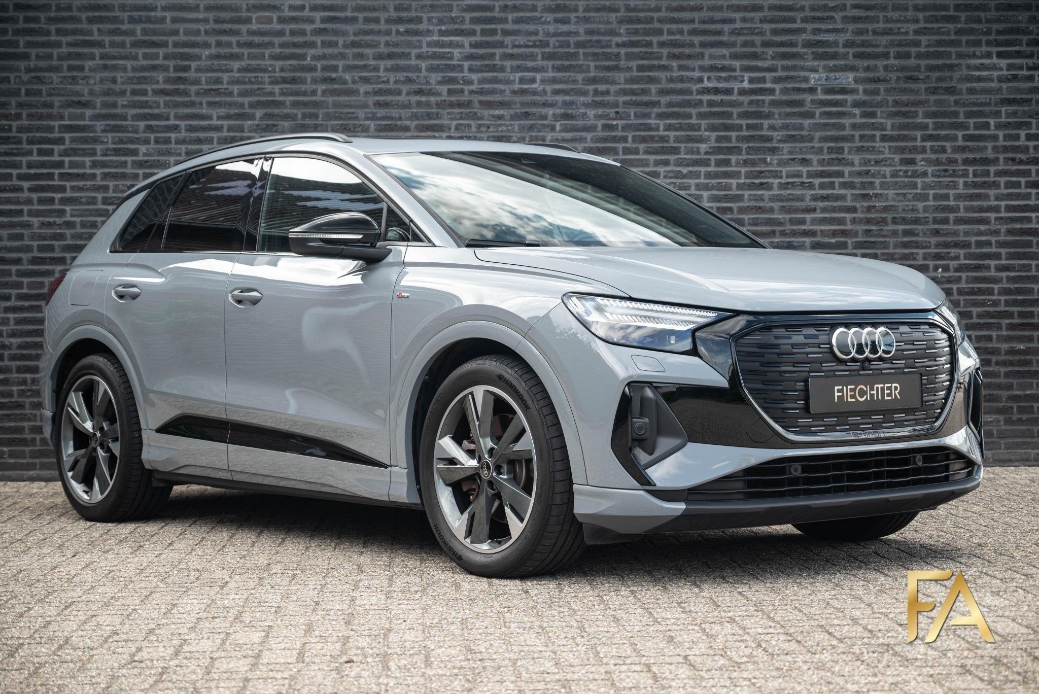 Audi Q4 e-tron 50 quattro S edition 77 kWh Panodak|Sline|kie, Auto's, Automaat, Zwart, 2135 kg, 450 min