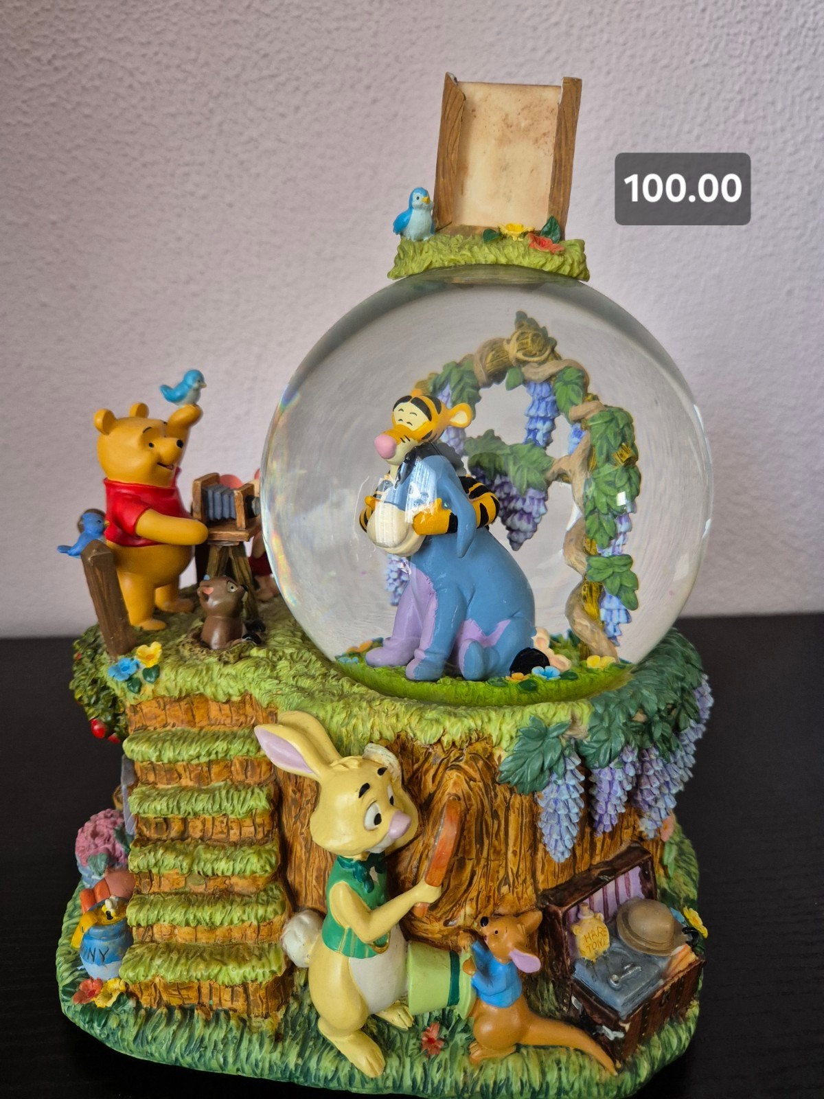 Prachtige snowglobe
Met winnie en vrienden, Ophalen of Verzenden, Winnie de Poeh of vrienden, Zo goed als nieuw, Beeldje of Figuurtje