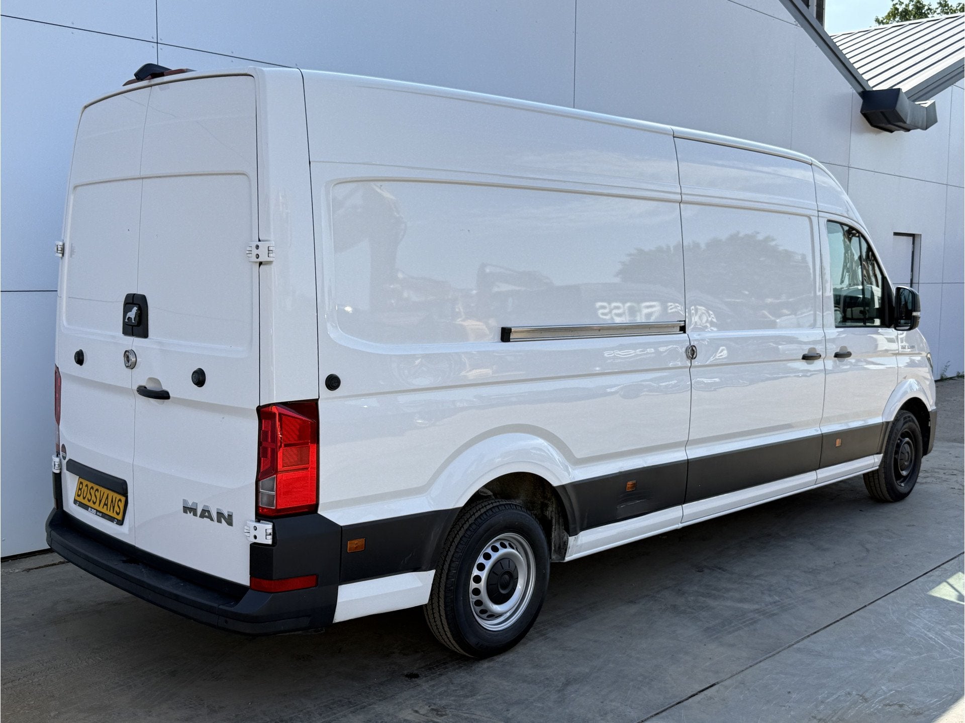 MAN TGE 3.140 2.0 TDI L4H3 Virtual Cockpit Nieuw Model Airco, Auto's, Bestelauto's, Voorwielaandrijving, Stof, Gebruikt, Zwart