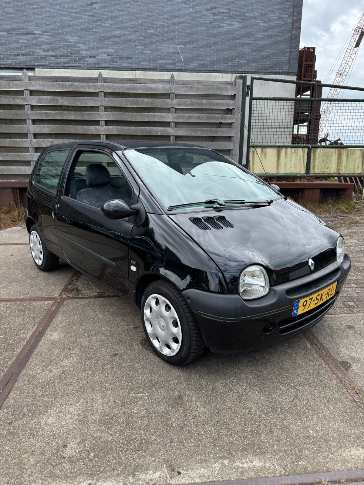 Twingo 1.2 16v airco, Voorwielaandrijving, 4 cilinders, 4 stoelen, Zwart