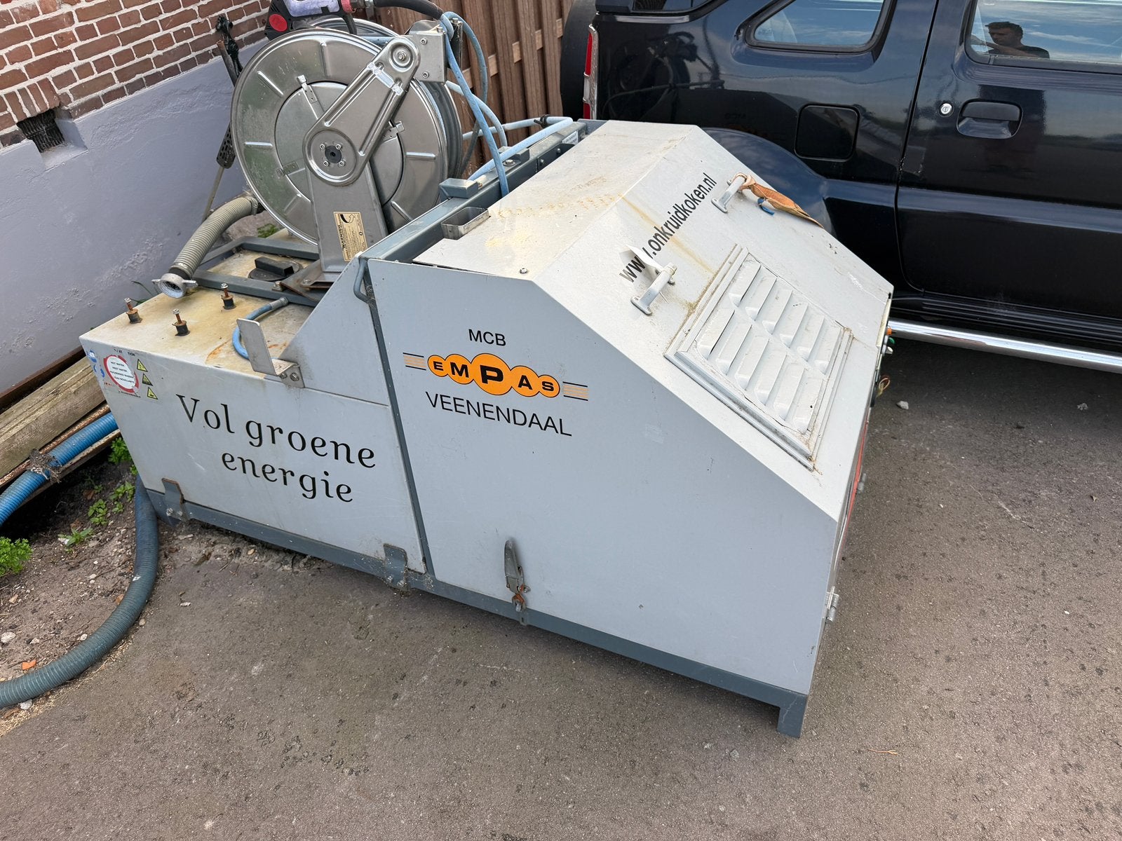 Empas onkruid koker., Ophalen