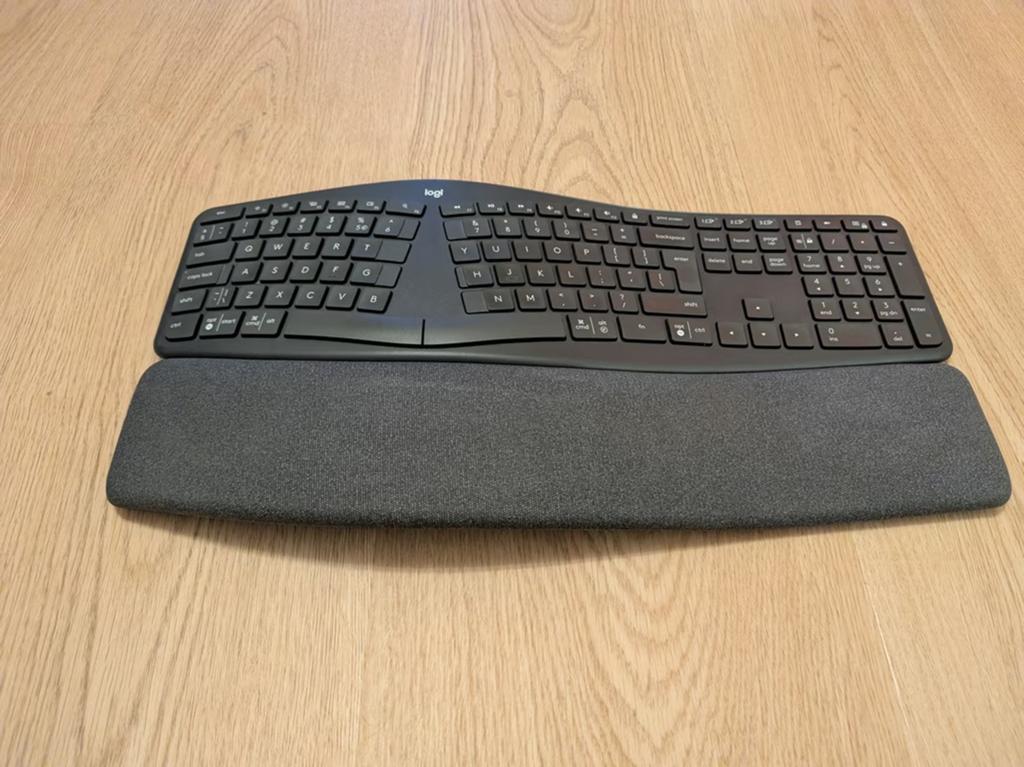 Logitech Ergo K860 ergonomisch toetsenbord, Computers en Software, Toetsenborden, Ergonomisch, Logitech, Ophalen of Verzenden