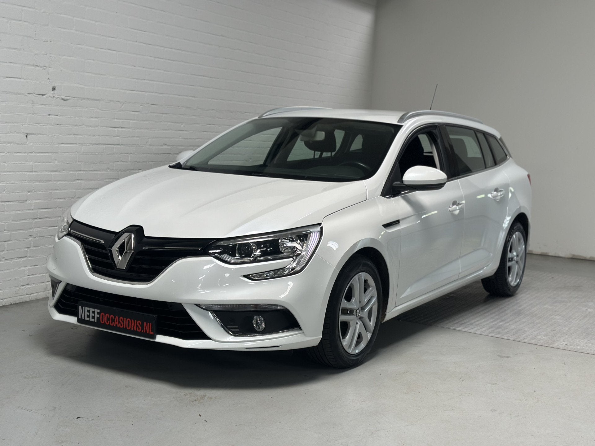 Renault Mégane Estate 1.2 TCe Bose CLIMA / CRUISE / NAVI /, Auto's, Stof, Gebruikt, 4 cilinders, 1198 cc