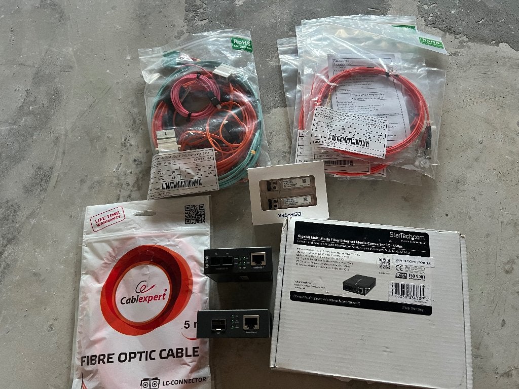 Glasvezel set / sfp modules / kabels / omformers, Ophalen of Verzenden, Zo goed als nieuw