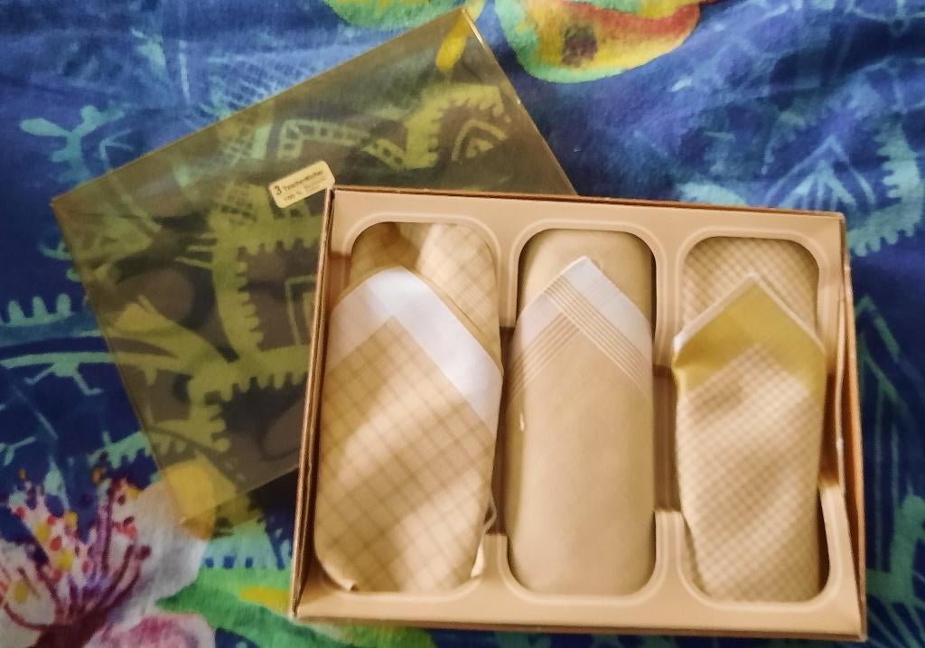 3 zakdoeken - geel - in cadeauverpakking - nieuw, Ophalen of Verzenden, Nieuw