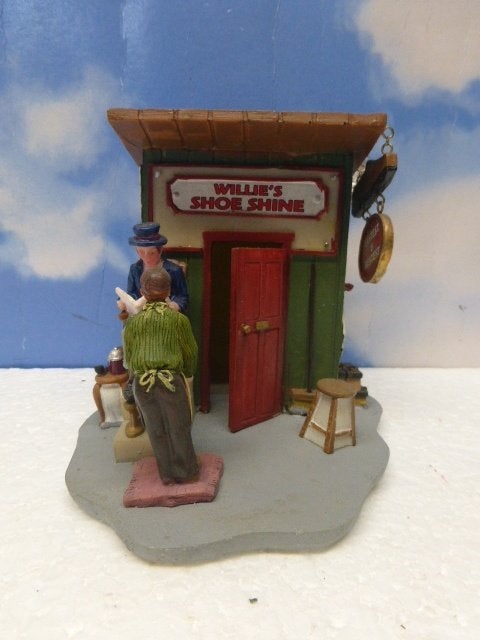 lemax Willie's Shineshack kerstdorp kersthuisje tafereeltje, Diversen, Kerst, Ophalen of Verzenden, Zo goed als nieuw