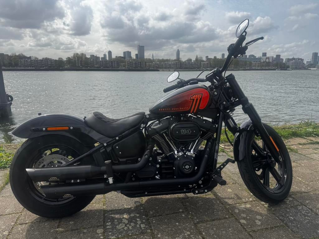 Harley-Davidson Street Bob (08-2022) –dealer onderhouden, Motoren, Chopper, Particulier, 1800 cc