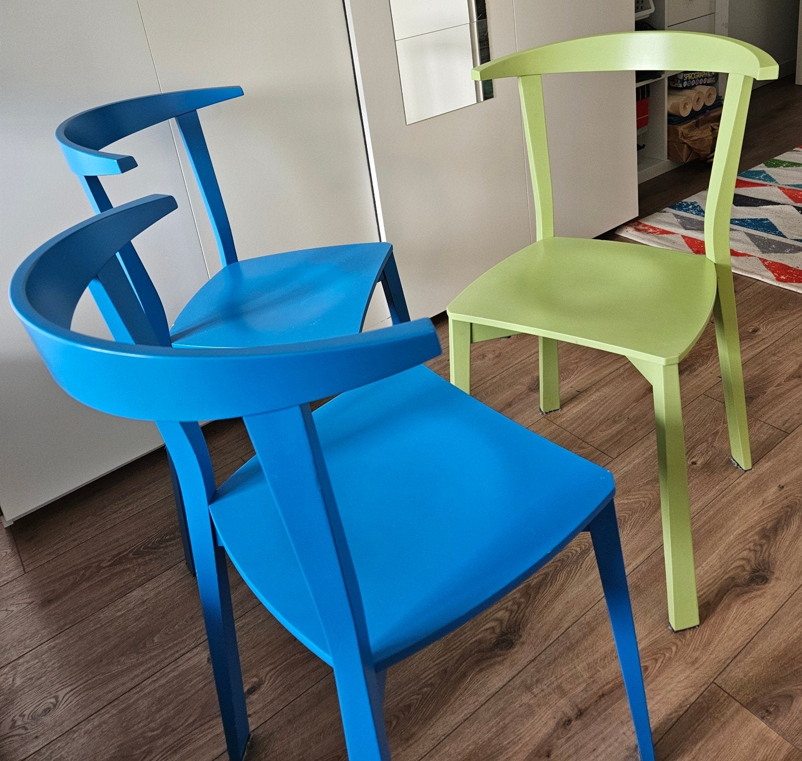3 Lundia stapelbare eethoek stoelen - 2 blauw, 1 groen, Ophalen, Gebruikt, Overige kleuren, Drie
