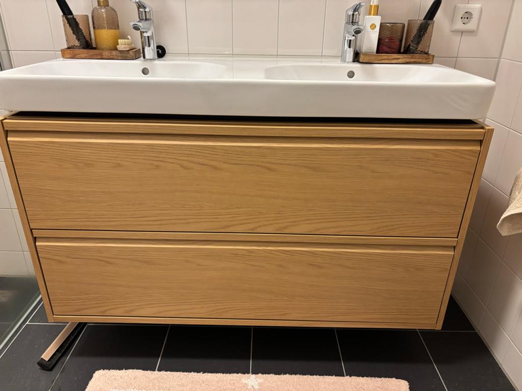 IKEA ÄNGSJÖN Wastafelmeubel eiken - Zo goed als nieuw, Huis en Inrichting, Badkamer | Badkamermeubels, Zo goed als nieuw, Wastafelkast