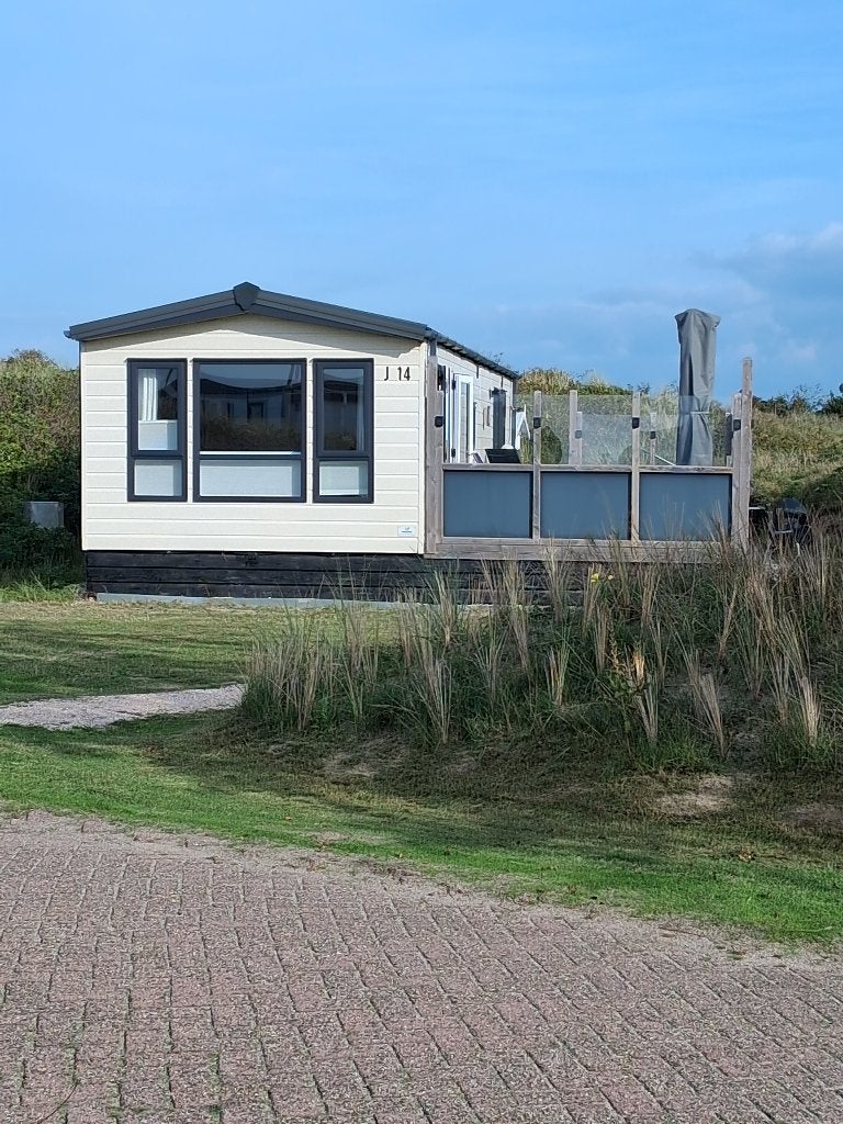 Chalet Ameland te huur Herfstvakantie last minute., Zwembad, Aan zee, Recreatiepark
