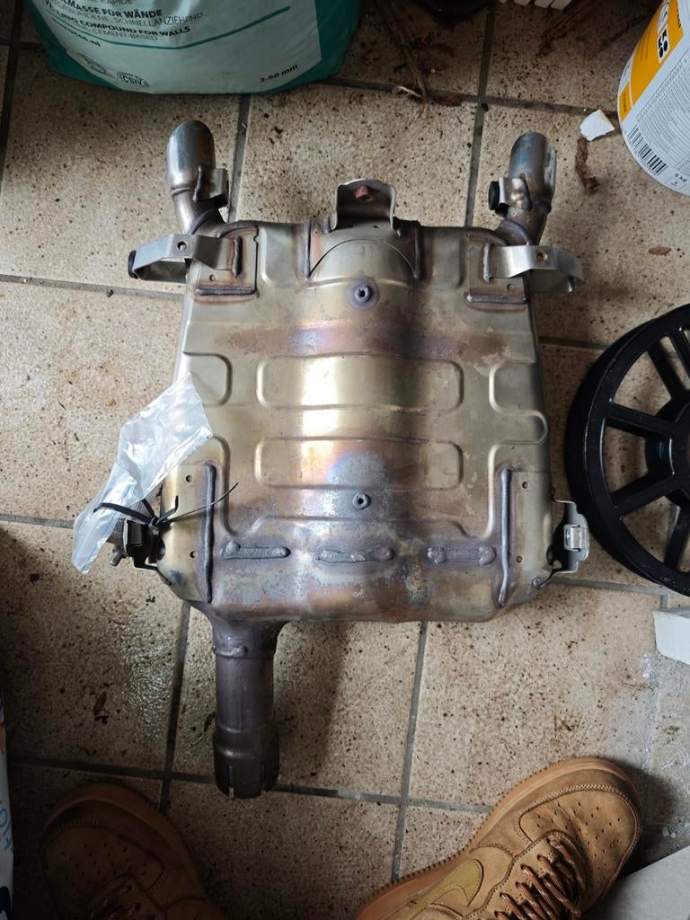 Suzuki GSR 600 originele uitlaat met beugel, Ophalen of Verzenden, Gebruikt