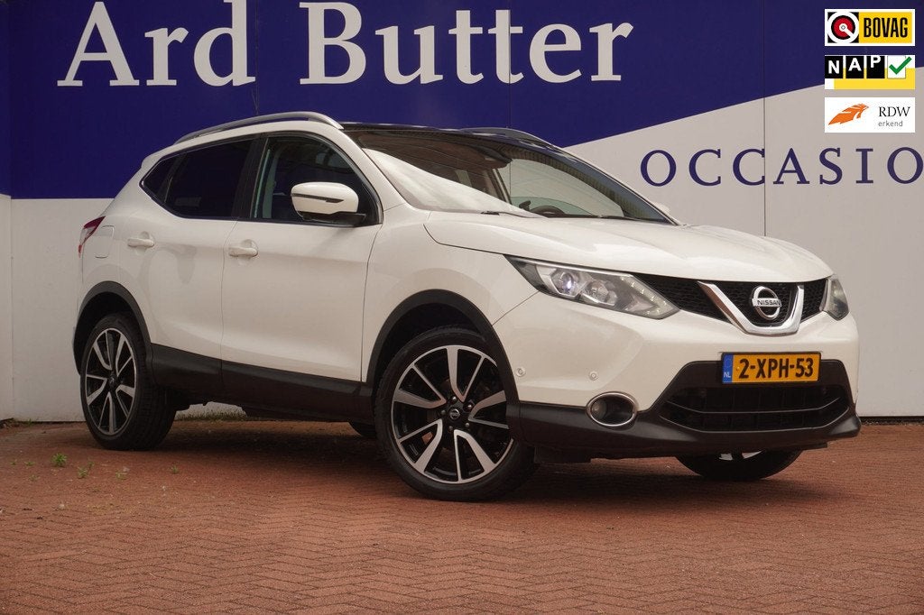 Nissan Qashqai 1.2 Premier Edition+Led+Volleder+Pano-dak+Nav, Auto's, Nissan, Voorwielaandrijving, Euro 5, Gebruikt, Zwart