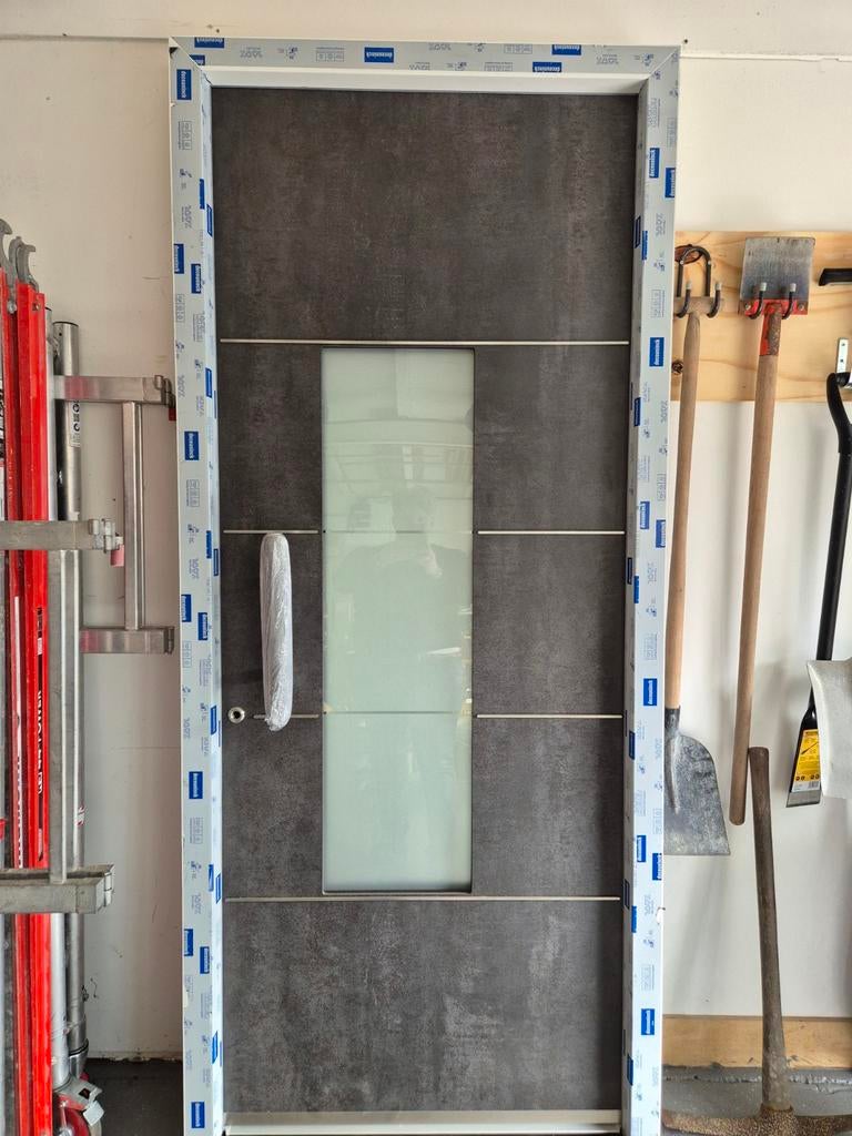 Nieuwe Kunststof Voordeur met Glas en RVS Handgreep, 215 cm of meer, Nieuw, Buitendeur, Glas