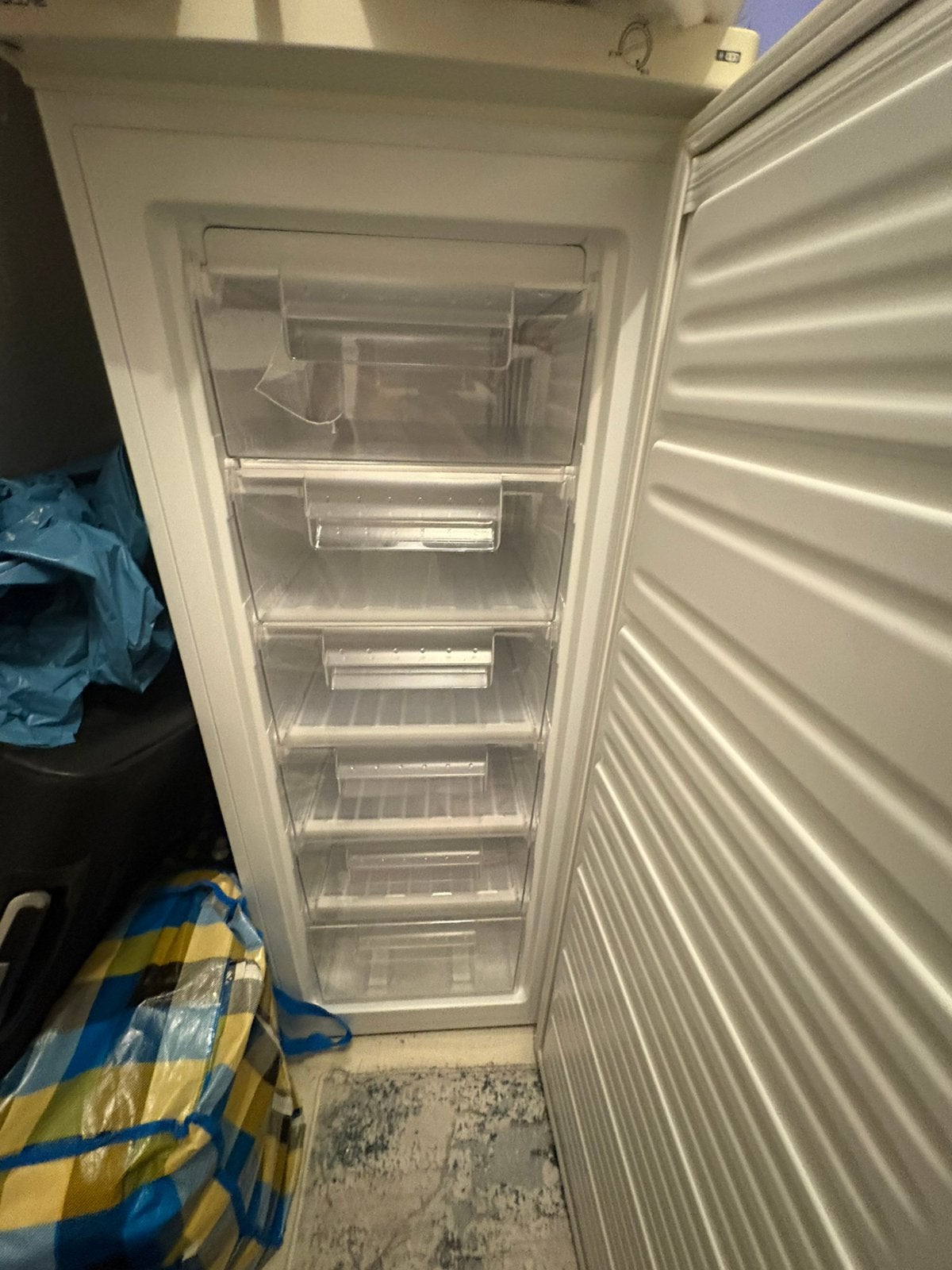 Diepvries, Witgoed en Apparatuur, Vriezers en Diepvrieskisten, Minder dan 60 cm, 160 cm of meer, Zo goed als nieuw, Energieklasse A of zuiniger