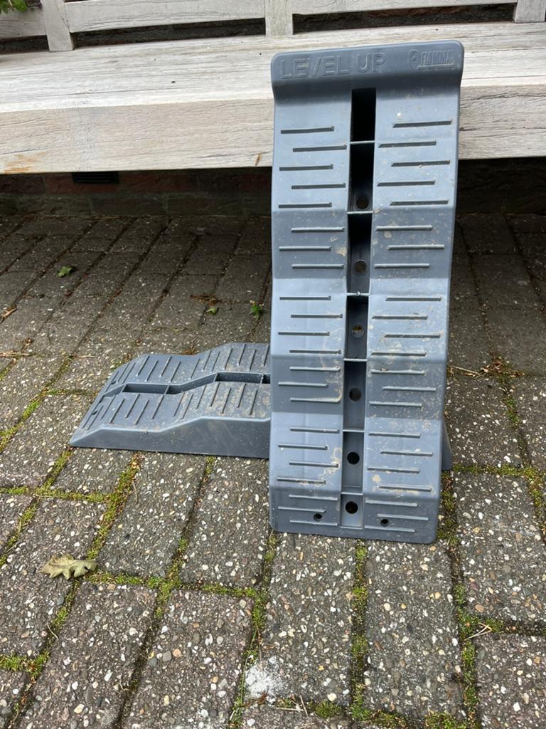 Set oprij bokken voor caravan/ camper, Ophalen, Zo goed als nieuw