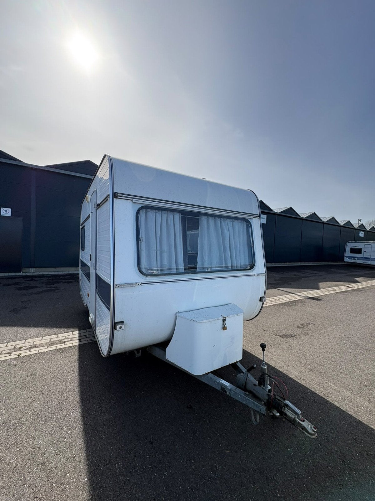 Adria caravan, Caravans en Kamperen, Rondzit, Koelkast, Tot en met 3, Particulier