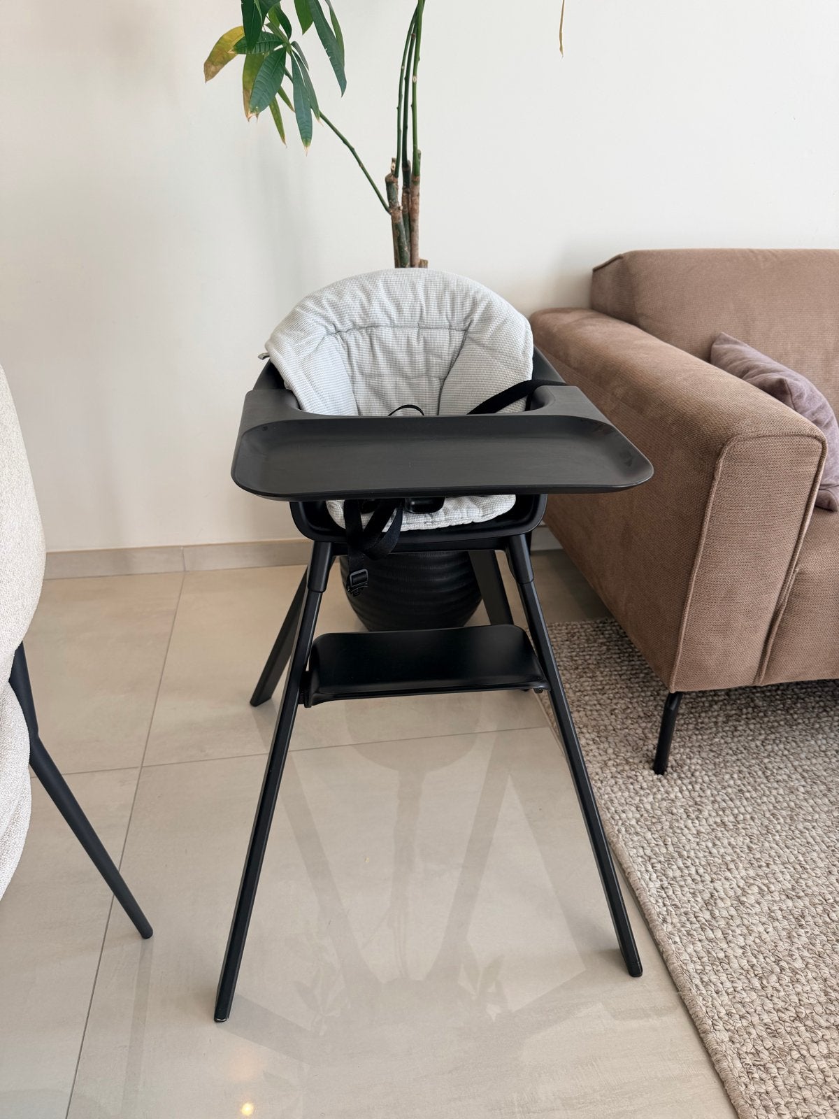 Stokke clikk Kinderstoel - Zwart met kussen, Ophalen, Zo goed als nieuw, Meegroeistoel, Aanschuifbaar