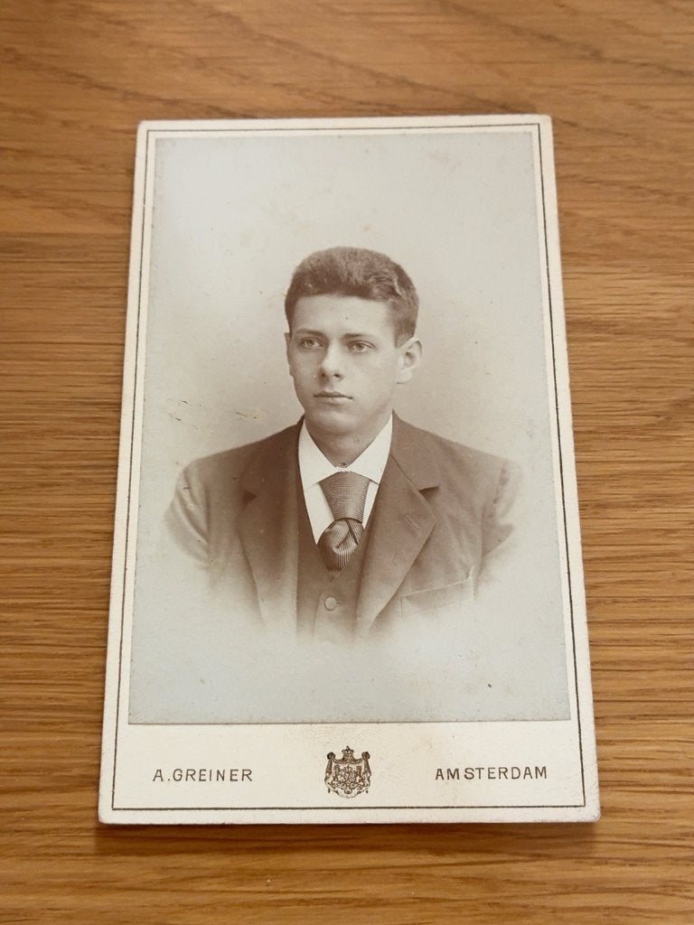 Antieke CDV foto Albert Greiner Hof-Fotograaf Amsterdam 1880, Gebruikt, Verzenden, Foto, Voor 1940