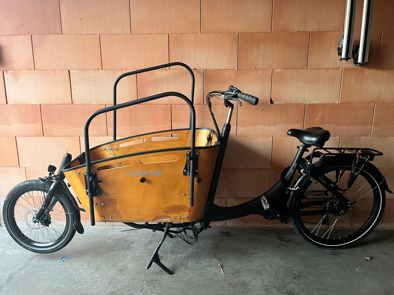 VOGUE Superior 2 /electrische bakfiets #cargo #coupe, Fietsen en Brommers, Fietsen | Bakfietsen, 4 kinderen of meer, Elektrisch