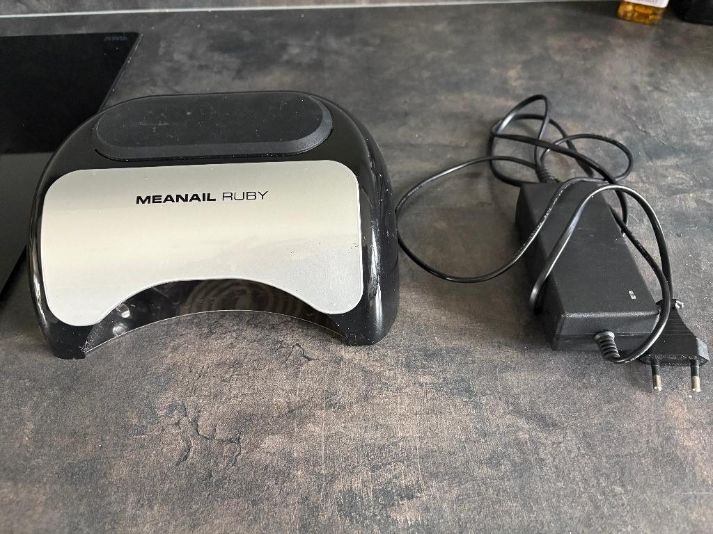 Meanail Ruby LED lamp infrarood, Ophalen of Verzenden, Zo goed als nieuw, Hand- en Voetverzorging