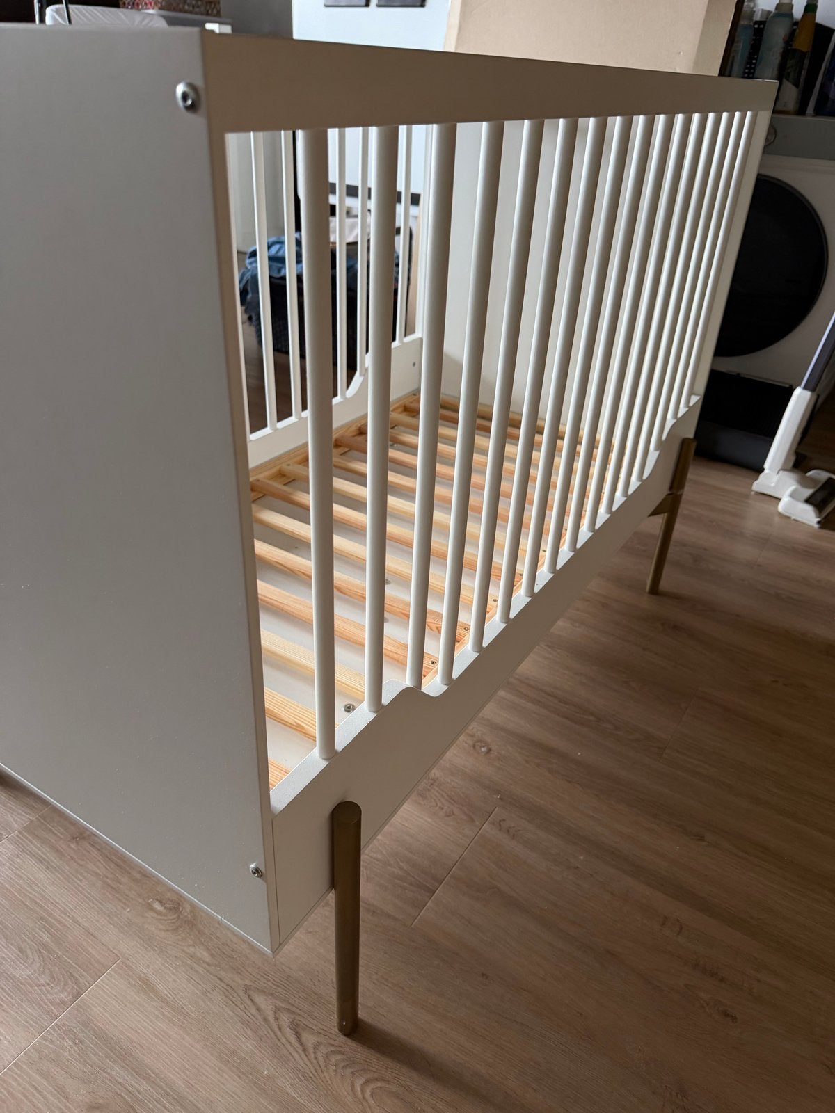 Foto 5 van Kidsmill Ledikant Wit met Gouden Poten