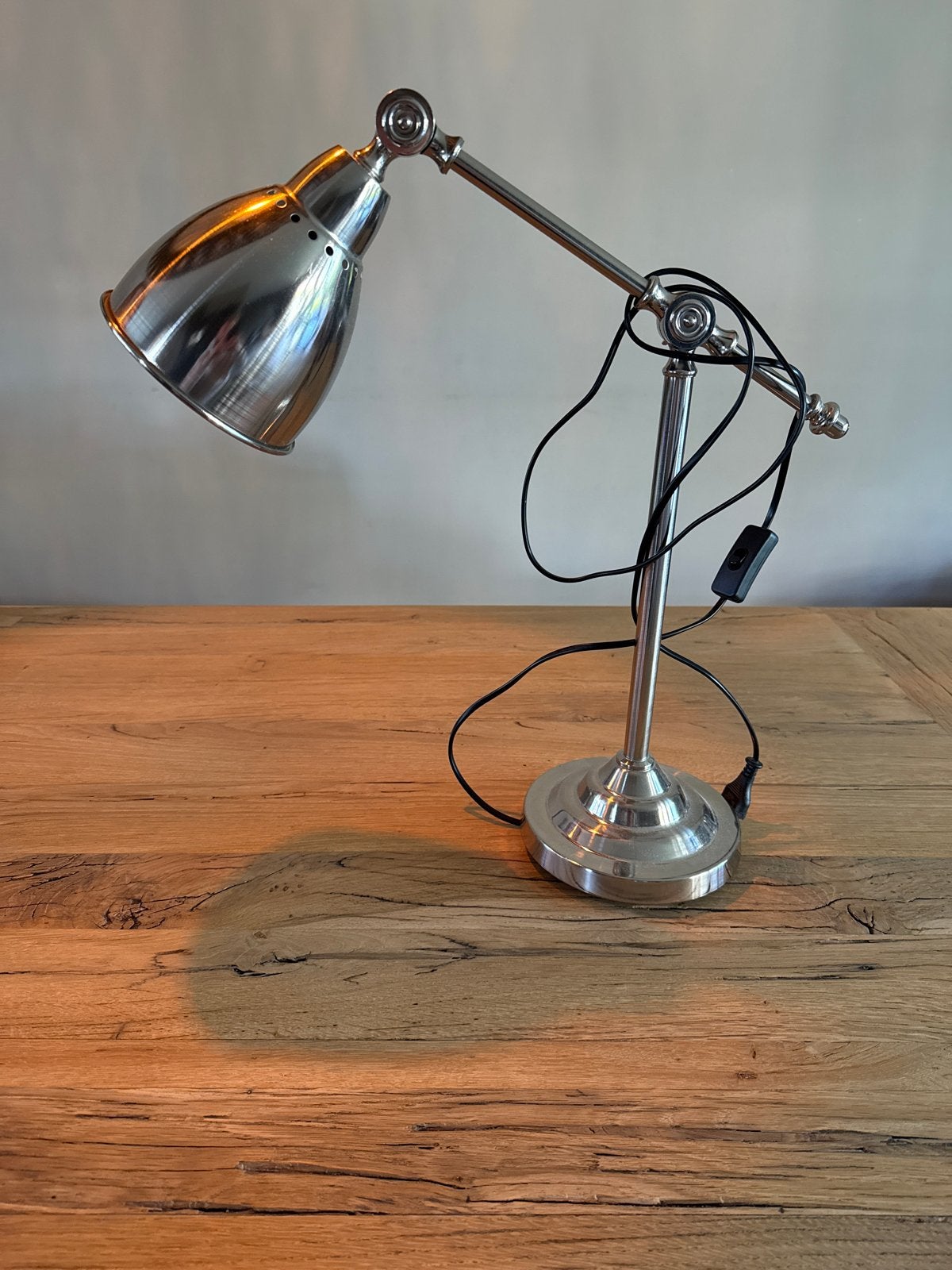 Verstelbare zilverkleurige bureaulamp, Ophalen, E27 (groot), Zo goed als nieuw, Zilver