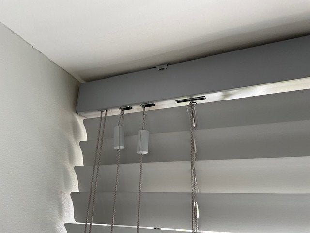 Decorette Luxaflex - Mat Grijs (162x115 cm), Ophalen, Jaloezie, Gebruikt, Grijs