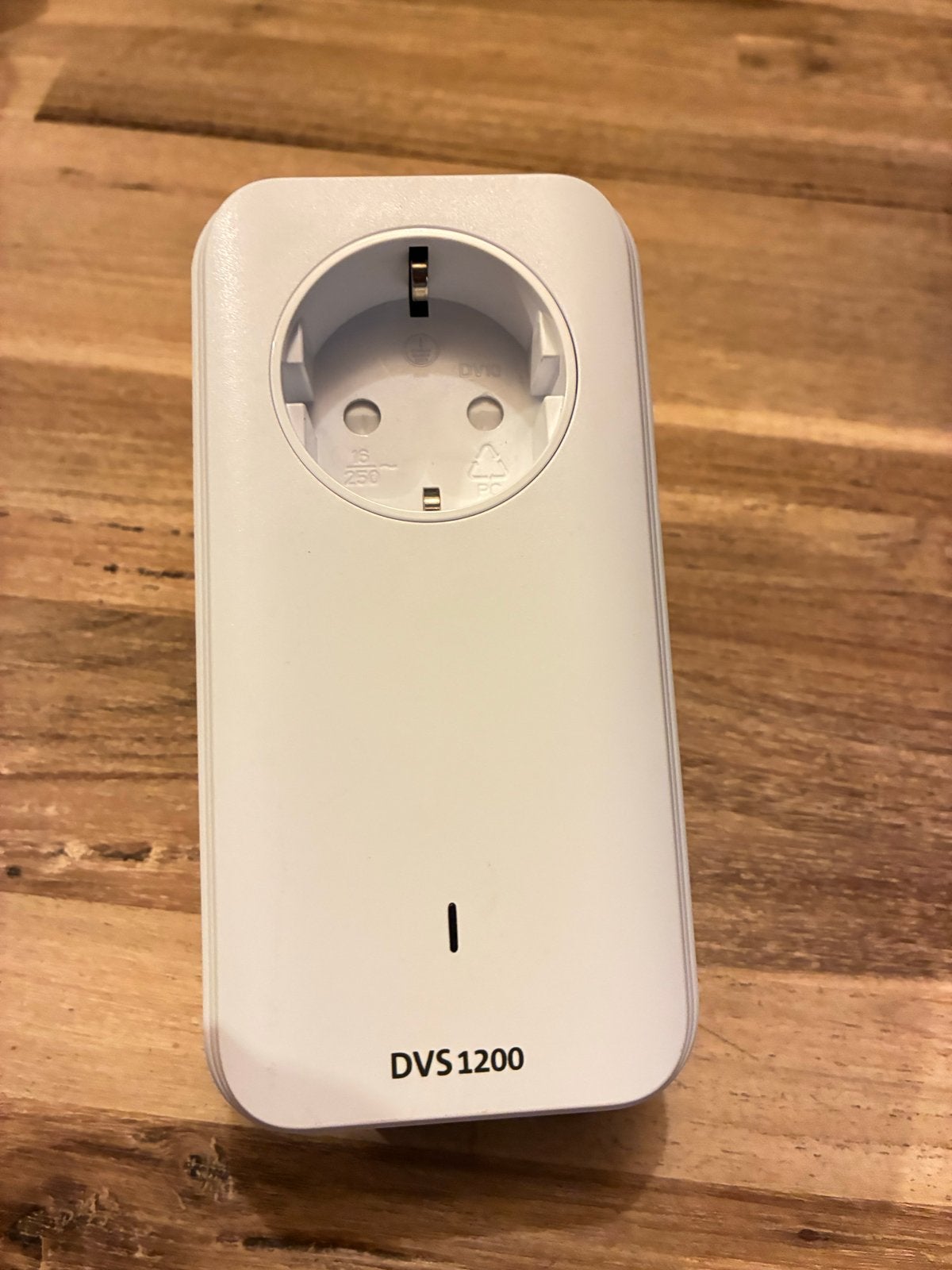Devolo DVS 1200 Powerline Adapter met geïntegreerd stopconta, Computers en Software, Ophalen of Verzenden, Zo goed als nieuw