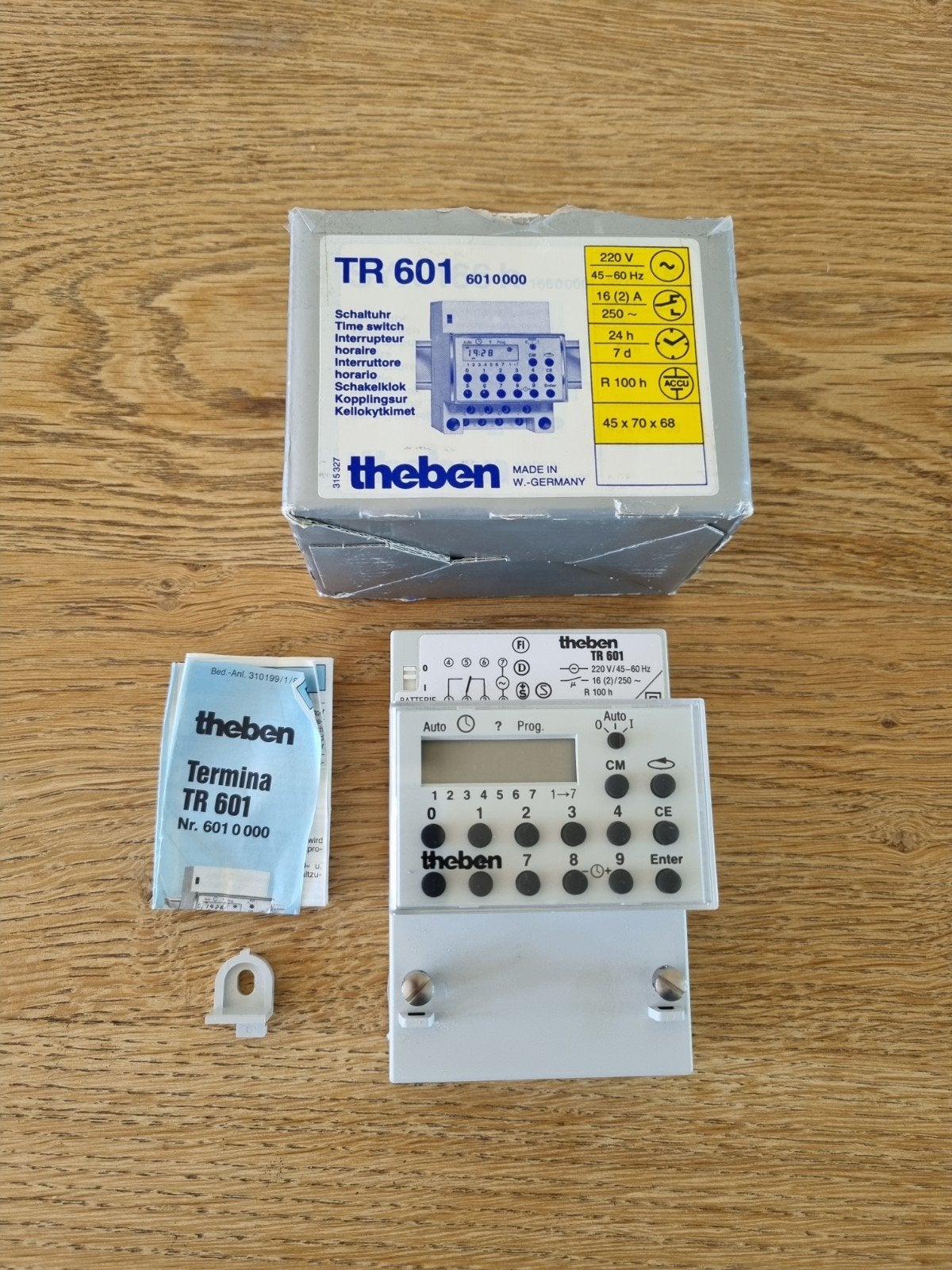 Nieuwe Theben TR 601 digitale schakelklok, Ophalen of Verzenden, Nieuw