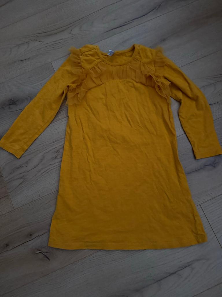Geel jurkje met ruches van Friboo 110/116, Kinderen en Baby's, Kinderkleding | Maat 110, Ophalen of Verzenden, Zo goed als nieuw
