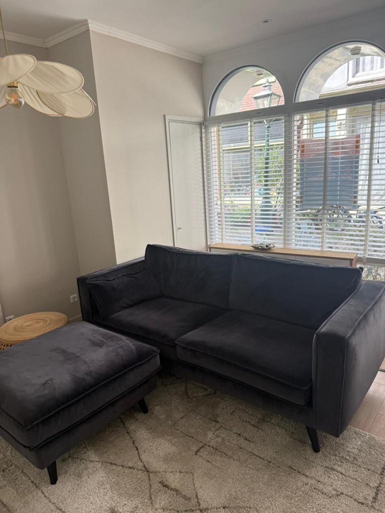 Zwart/grijze loungebank + hocker van Goossens, Ophalen, 75 tot 100 cm, Zo goed als nieuw, 200 tot 250 cm