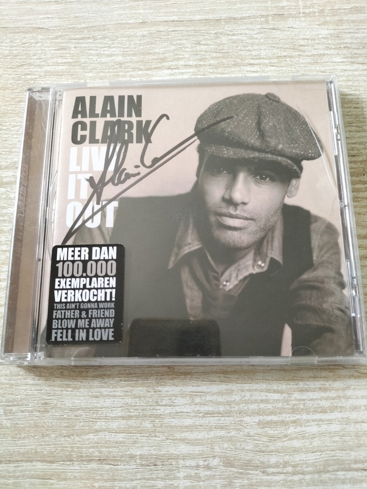 Alain Clark - live it out (gesigneerd), Cd's en Dvd's, Ophalen of Verzenden