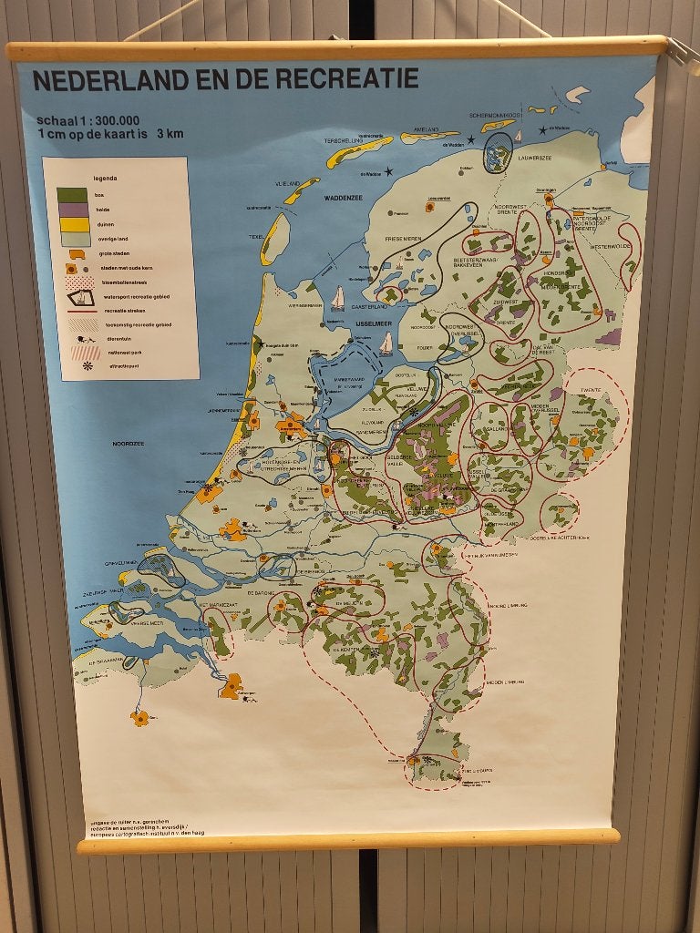 Vintage schoolkaart Nederland en de Recreatie – De Ruiter, Antiek en Kunst, Antiek | Schoolplaten, Ophalen, Aardrijkskunde