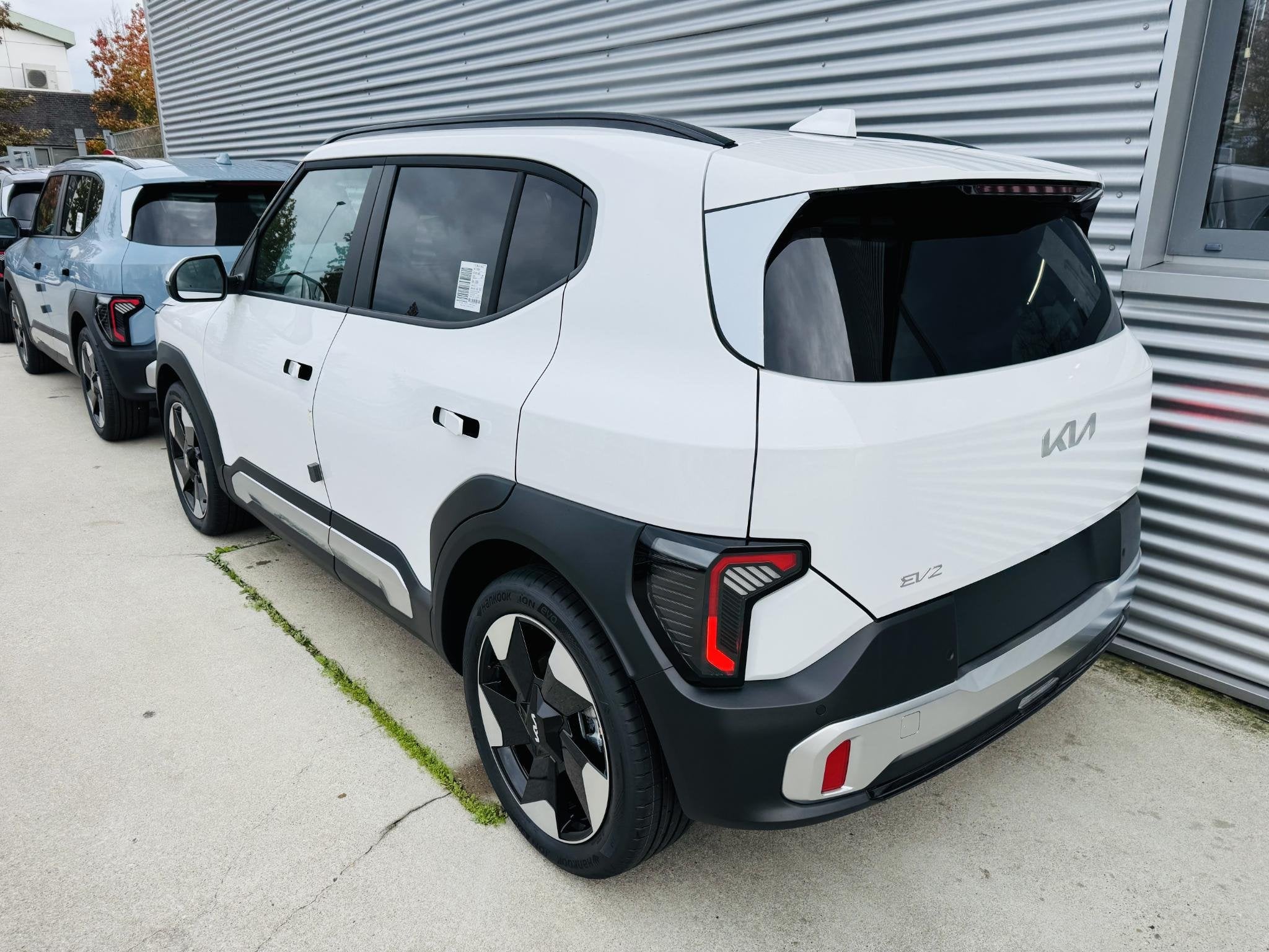 Kia EV2 Plus Advanced 42.2 kWh Rijklaar incl. Metallic lak |, Auto's, Stof, 1545 kg, Nieuw, SUV of Terreinwagen
