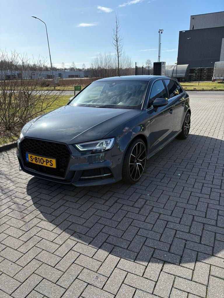 Audi A3 1.5 Tfsi 150pk CoD Ultra S-tronic 2019 Grijs, Auto's, Stof, 1498 cc, Zwart, 4 cilinders