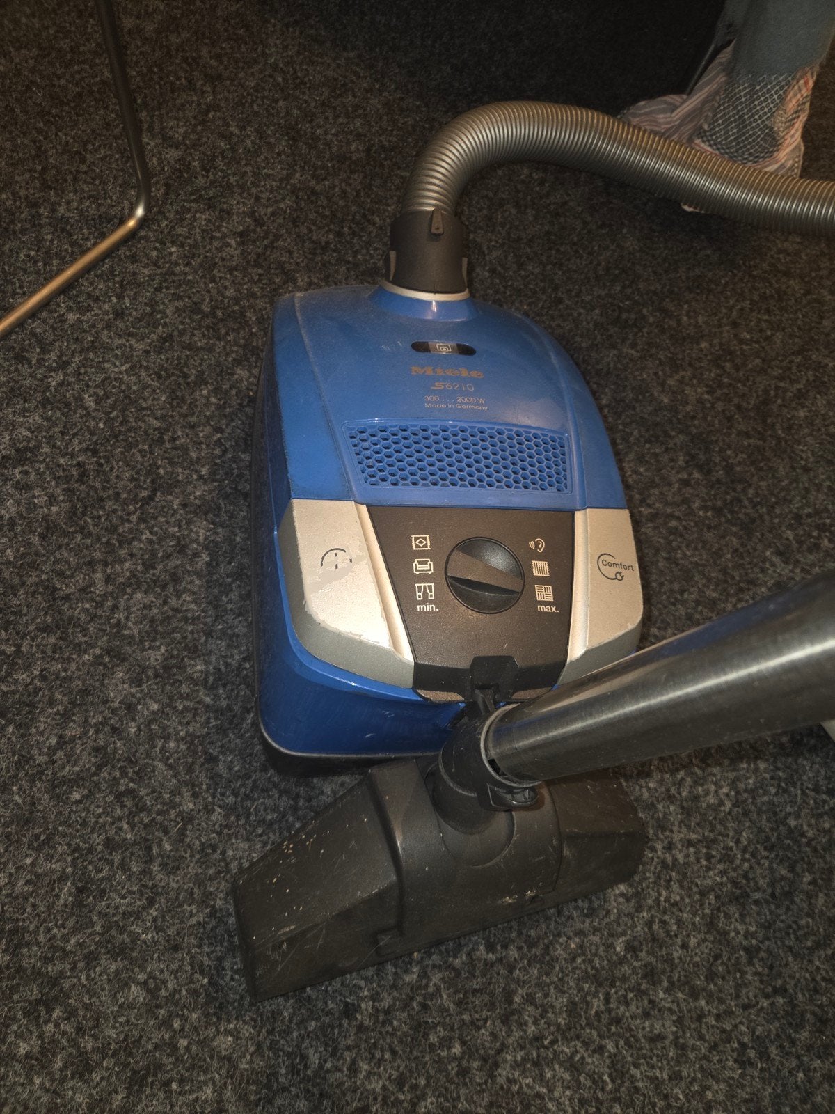 Miele S2210 Stofzuiger - Krachtig en Betrouwbaar, Gebruikt, Geschikt voor harde vloeren, Miele, 2000 watt of meer