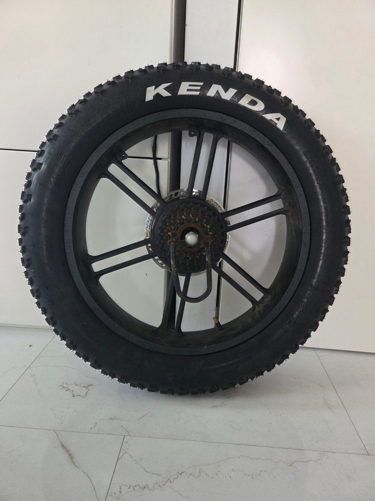 Ouxi V8 Fatbike Max Wiel Zwart met Kenda Band en Kabel, Wiel, Ouxi, Ophalen of Verzenden, Zo goed als nieuw