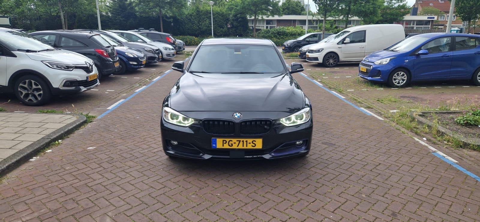 BMW 3-Serie 2.0 D 318 2012 Zwart High Executive F30, Auto's, BMW, 1385 kg, Euro 5, Achterwielaandrijving, Zwart