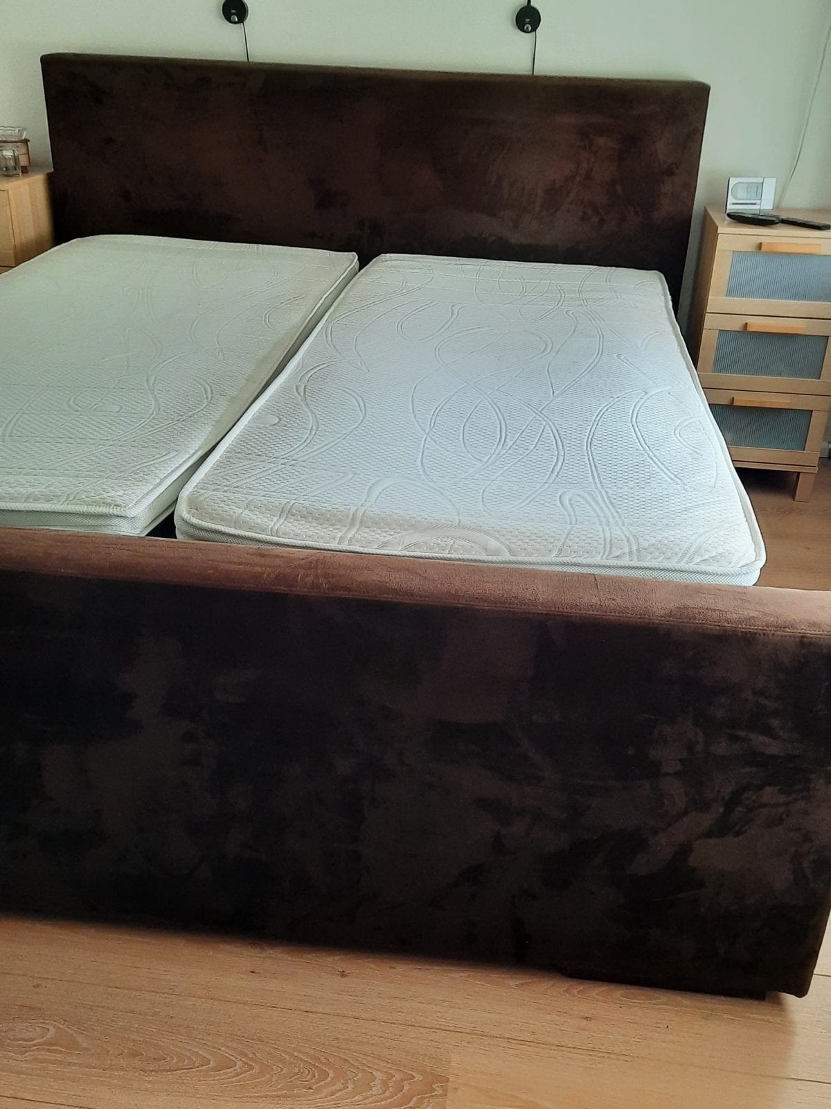 Boxspring met verstelbare lattenbodem en nachtkastjes, Ophalen, Bruin, 210 cm, Tweepersoons