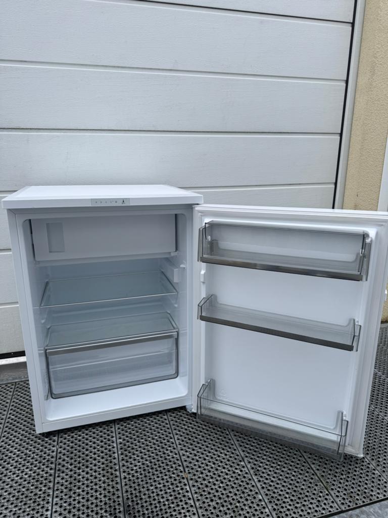 Tafelmodel koelkast met vriesvak | merk AEG, Witgoed en Apparatuur, Koelkasten en IJskasten, 100 tot 150 liter, Zo goed als nieuw