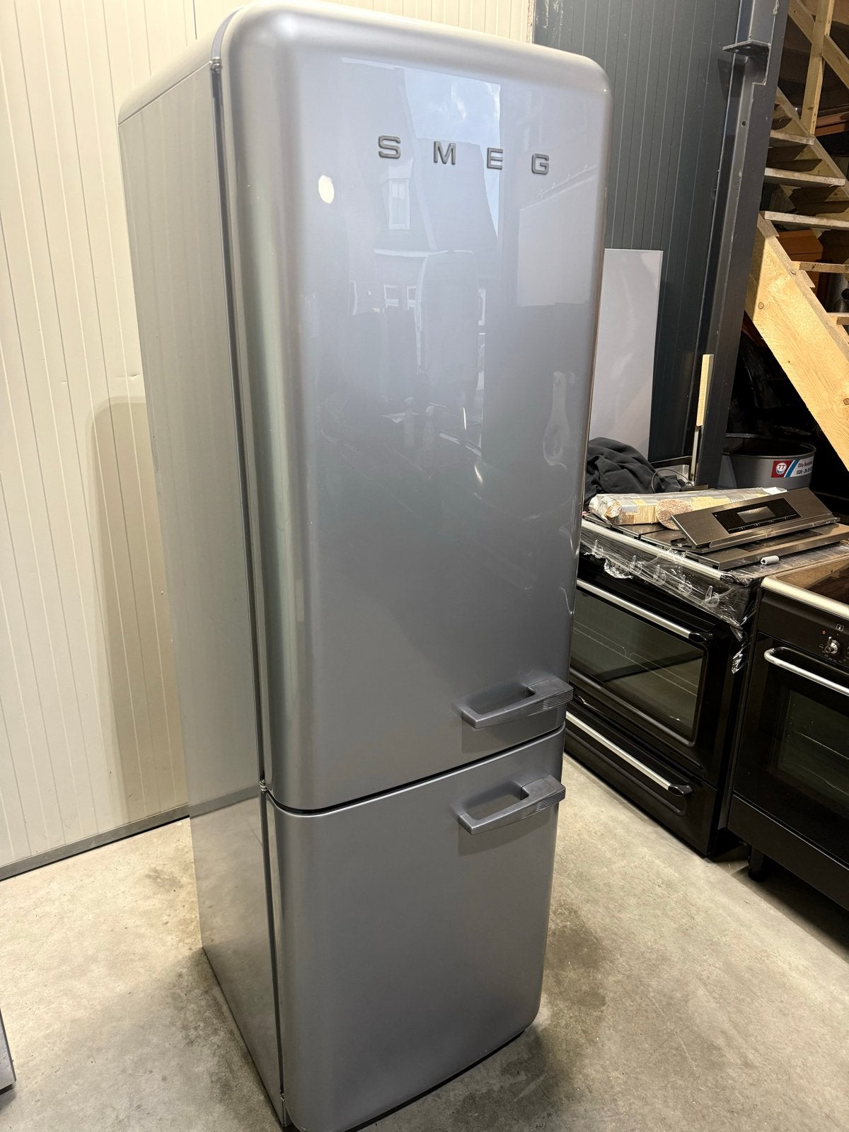 Smeg Koelkast met aparte vriezer, De laan 8, Bella, 200 liter of meer, 60 cm of meer