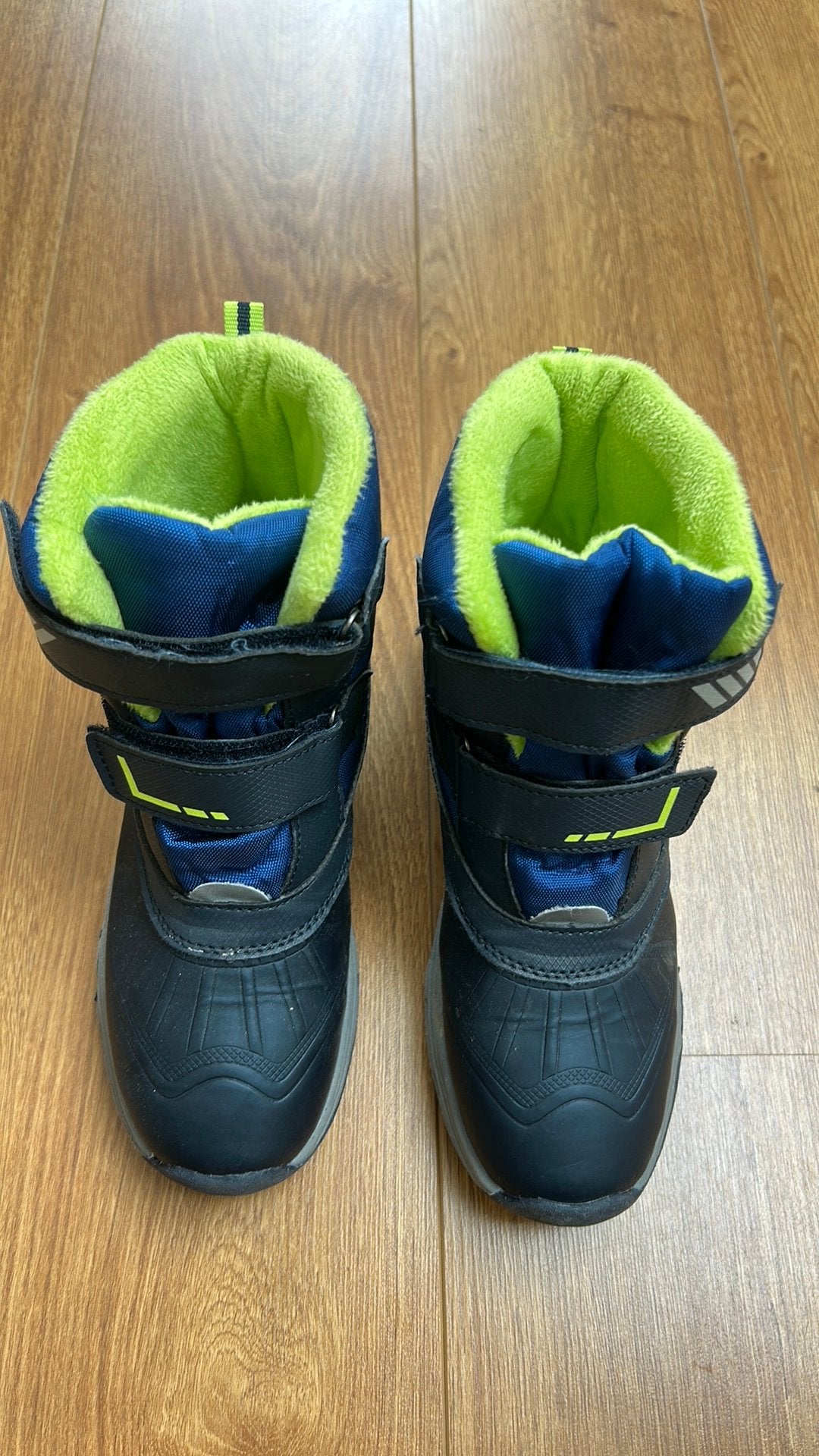 Snowboots kind, maat 36, slechts een enkele keer gedragen, Ophalen of Verzenden, Zo goed als nieuw, Jongen of Meisje, Laarzen
