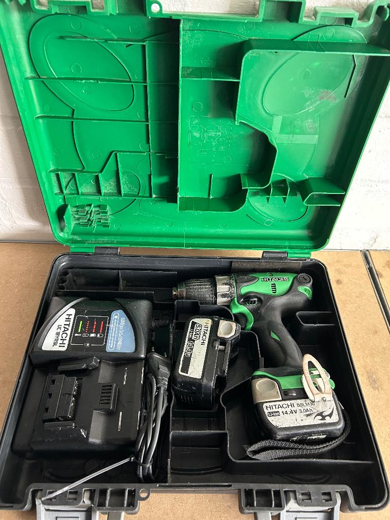 Hitachi accuboor set, Gebruikt, Variabele snelheid, Ophalen of Verzenden, Boor- en Schroefmachine