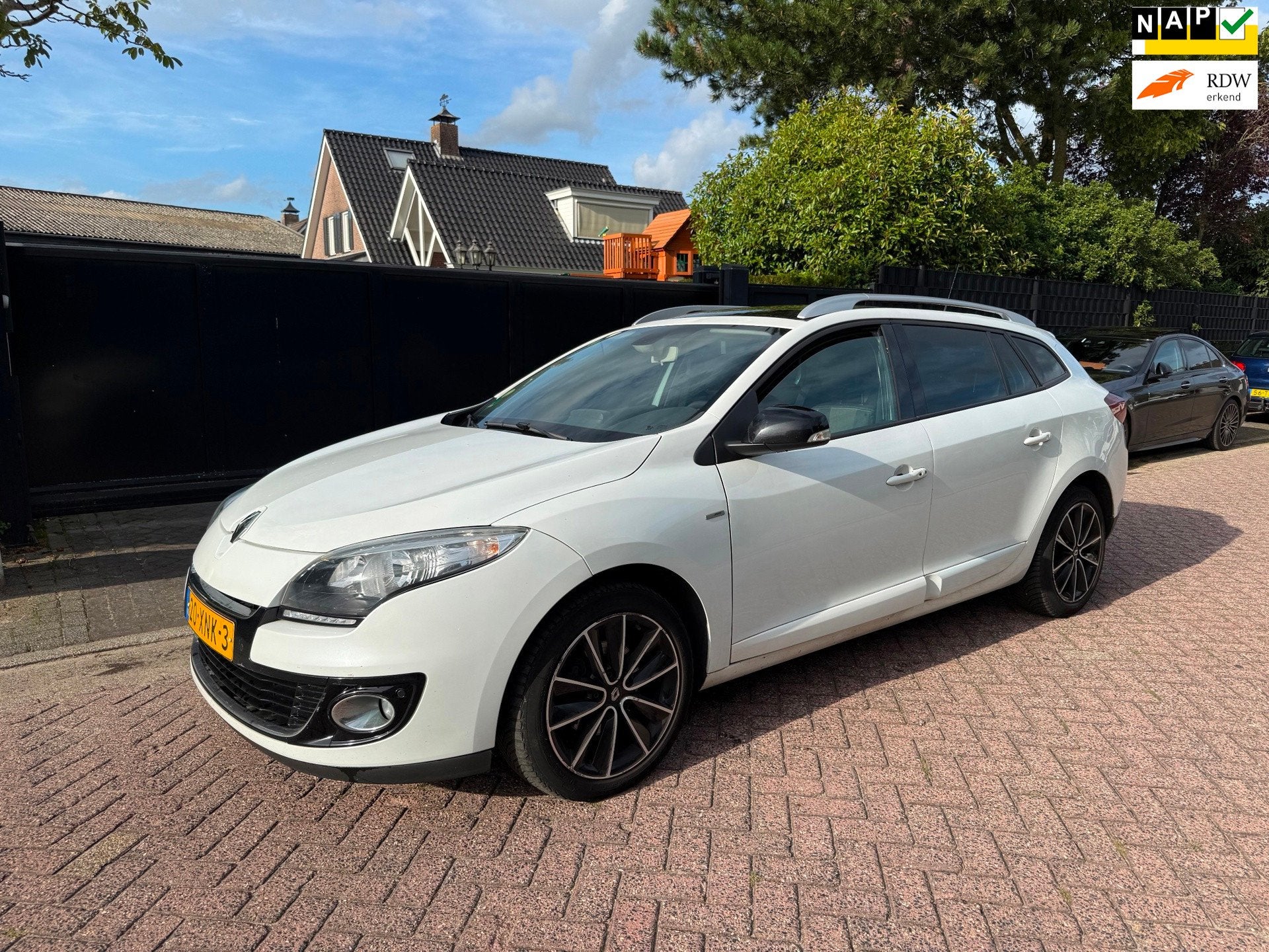 Renault Mégane Estate 1.5 dCi Bose panoramadak metallic, Auto's, Voorwielaandrijving, Euro 5, Gebruikt, 4 cilinders