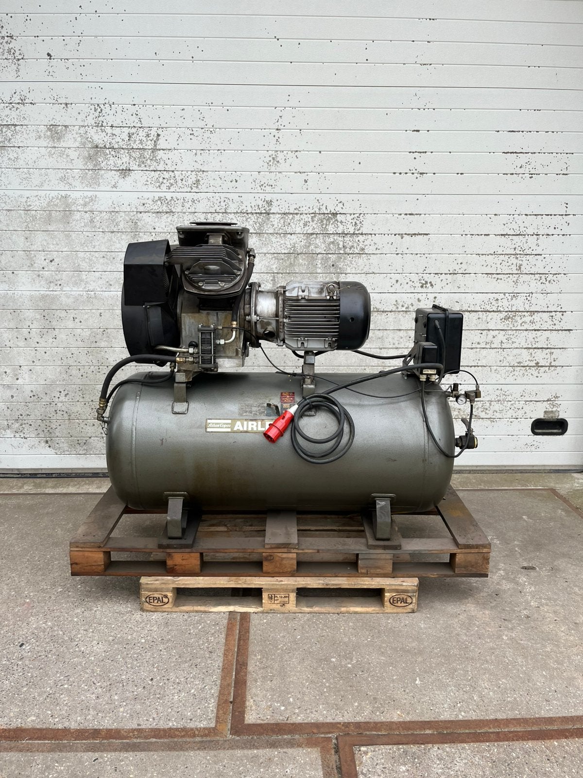 Atlas copco compressor LE11, Ophalen, Zo goed als nieuw