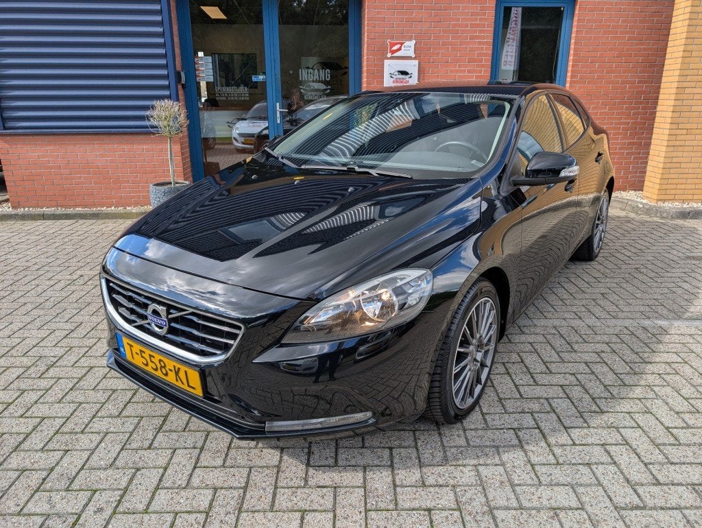 Volvo V40 2.0 T2 KINETIC, Airco, Cruise, Achteruitrij camera, Auto's, Voorwielaandrijving, Gebruikt, Euro 6, 4 cilinders
