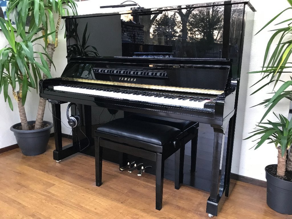 Yamaha U30 BL met Adsilent Systeem, Ophalen of Verzenden, Zo goed als nieuw, Zwart, Digitaal