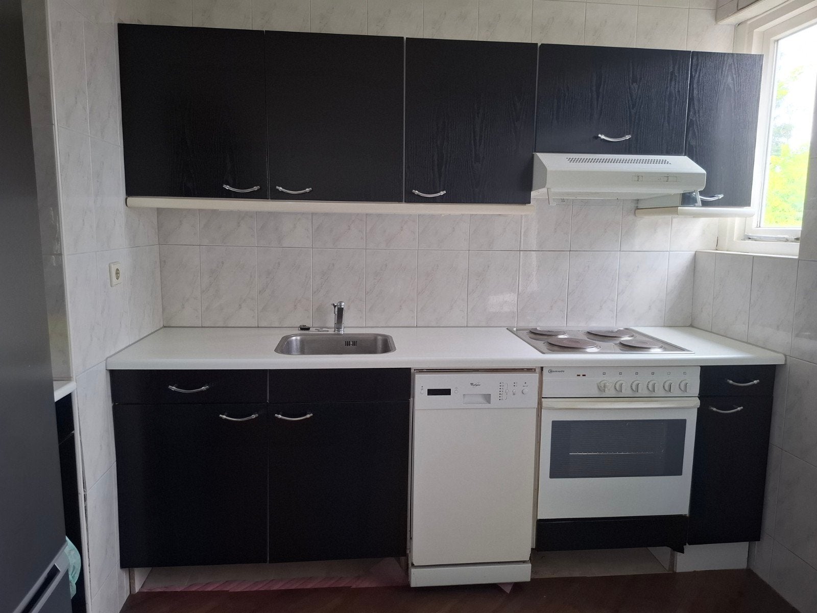 GRATIS gebruikte keuken met apparatuur, Ophalen, Gebruikt, Zwart, Enkelwandige keuken