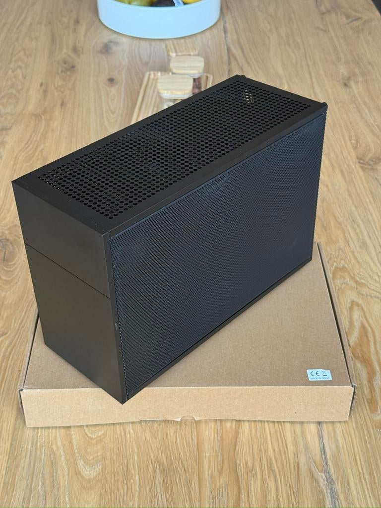 Formd T1 (V2.1) — 10L SFF mini-ITX behuizing in zwart, Ophalen of Verzenden, Zo goed als nieuw